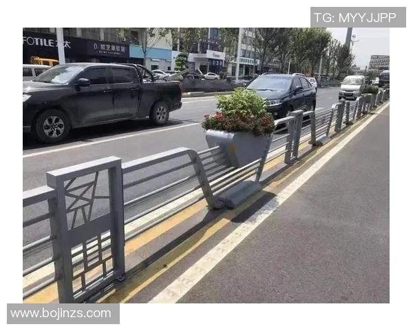 交通护栏的设计与应用研究：提高道路安全性与美观性的创新探索